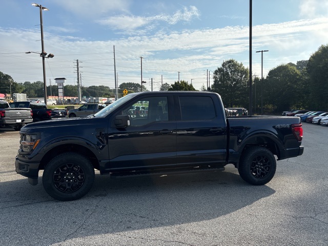 2025 Ford F-150 XLT photo 5