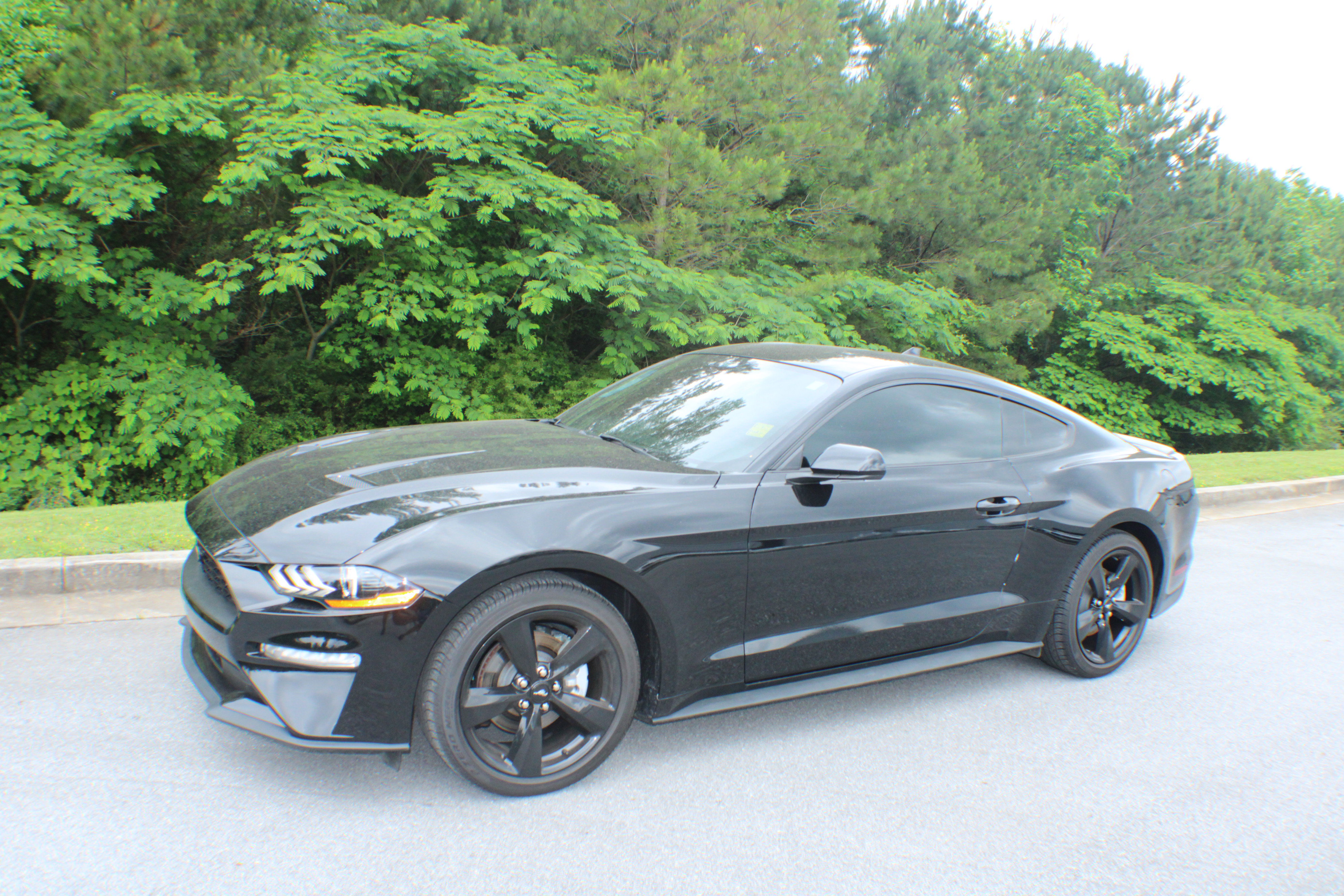 2023 Ford Mustang EcoBoost photo 4