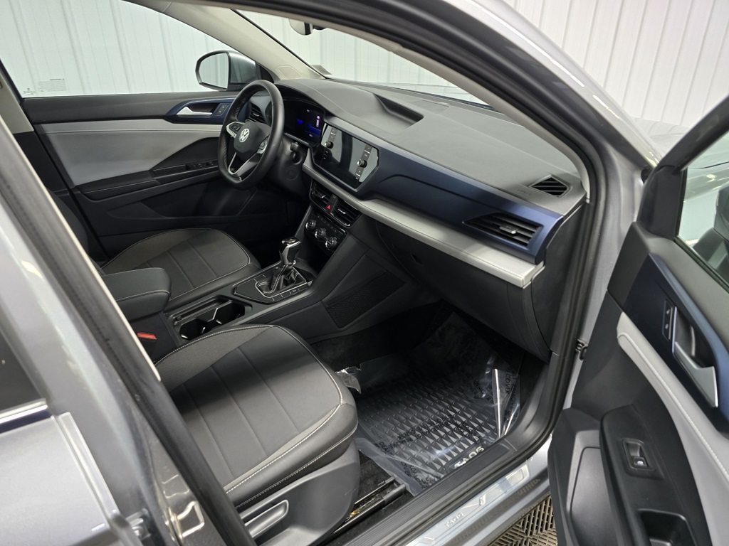 2024 Volkswagen Taos SE photo 15
