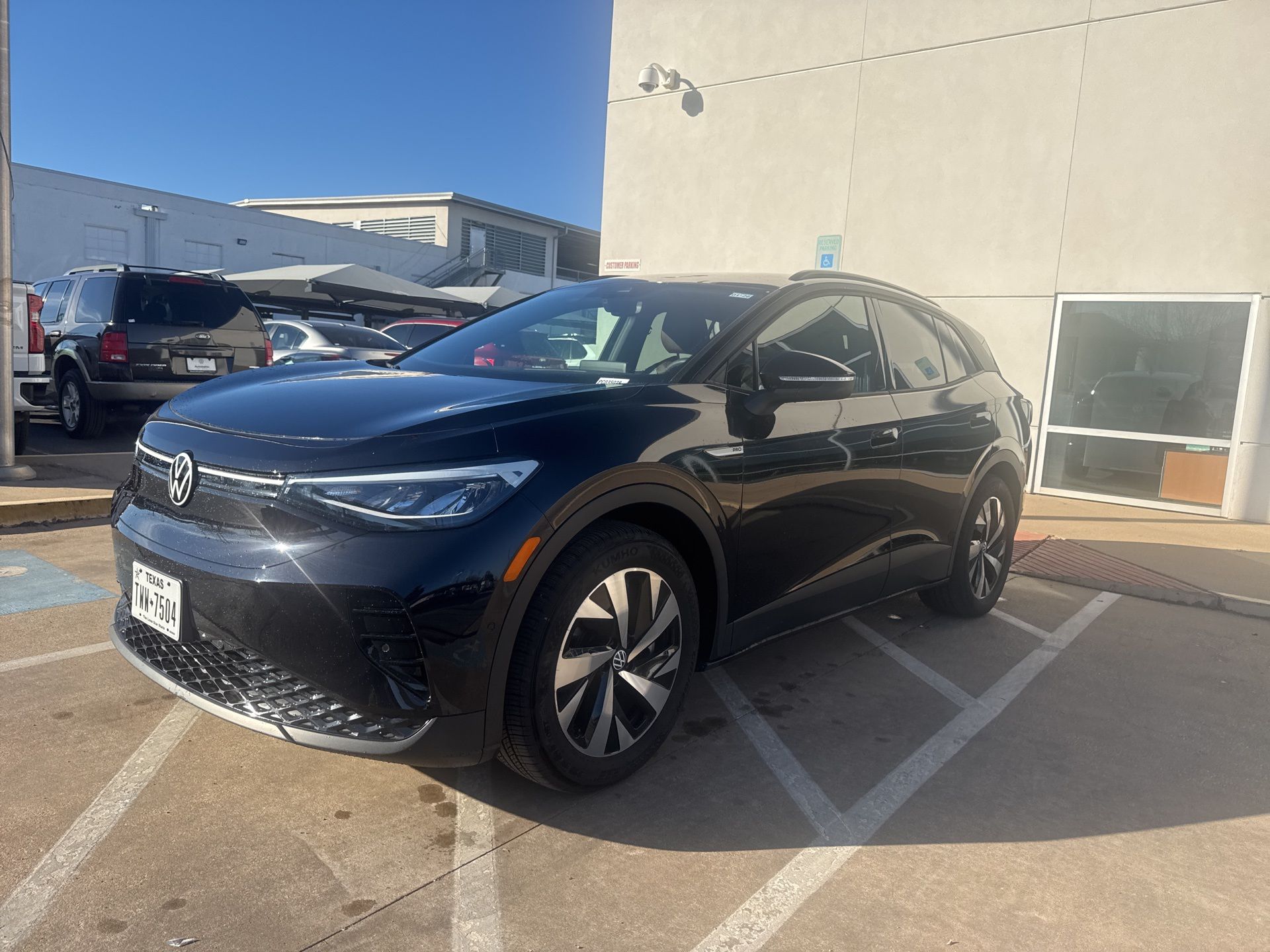 2023 Volkswagen ID.4 PRO's photo