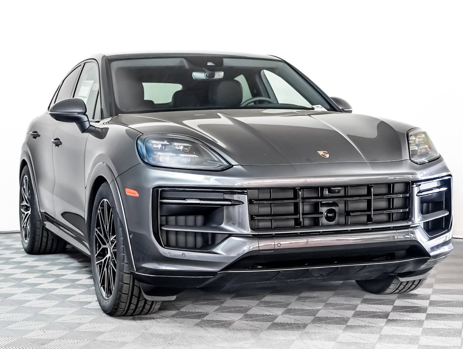 2025 Porsche Cayenne Coupe photo 8