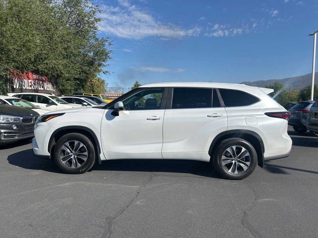 2024 Toyota Highlander XLE photo 7