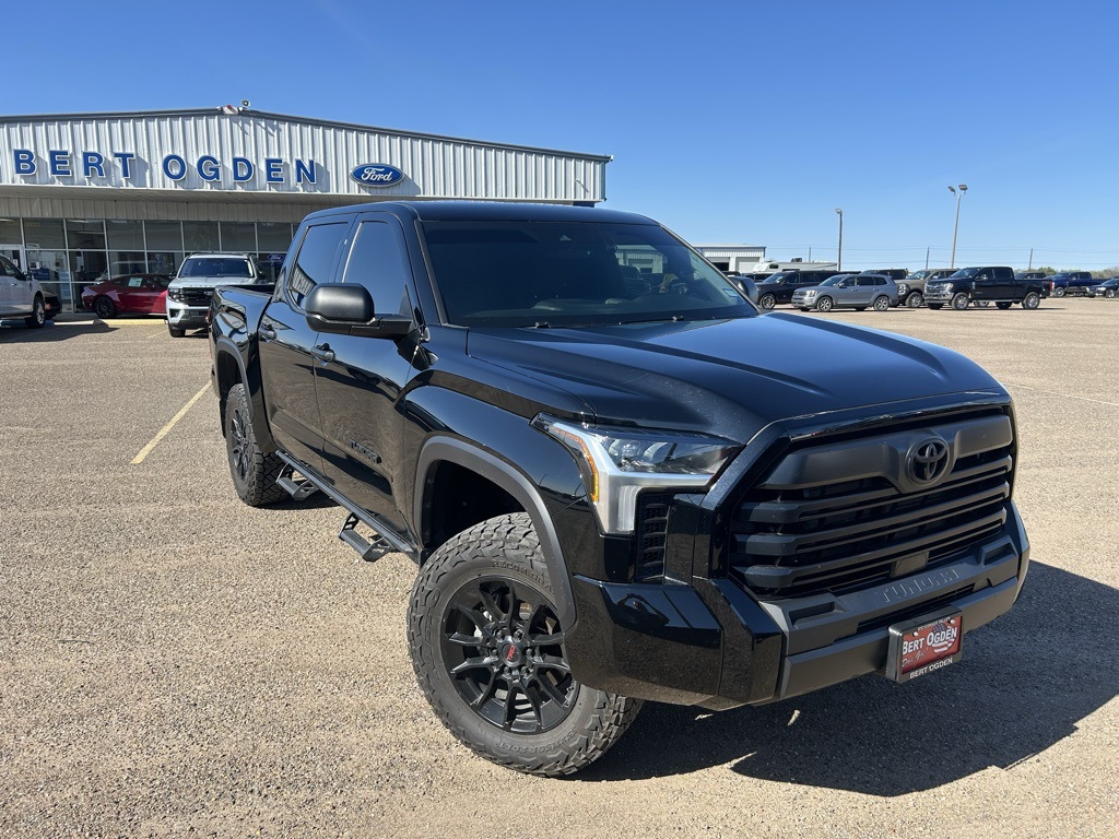 2025 Toyota Tundra SR5's photo