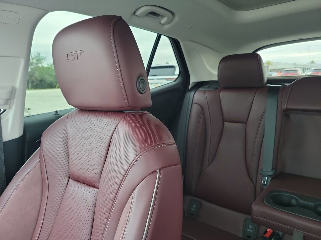 2025 Buick Envision Sport Touring photo 12