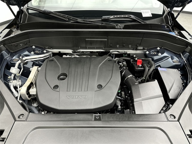 2025 Volvo XC90 B5 AWD Core photo 18