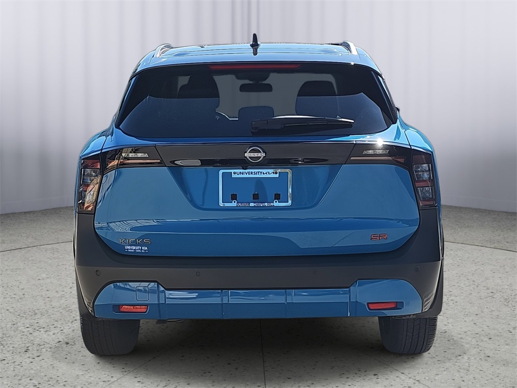 2025 Nissan Kicks SR photo 4