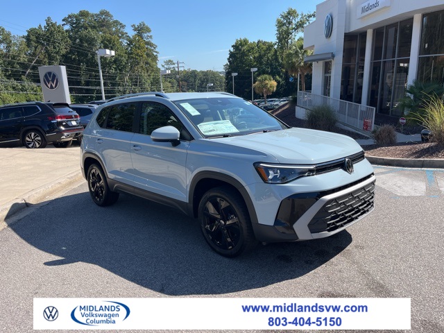 2025 Volkswagen Taos SE's photo