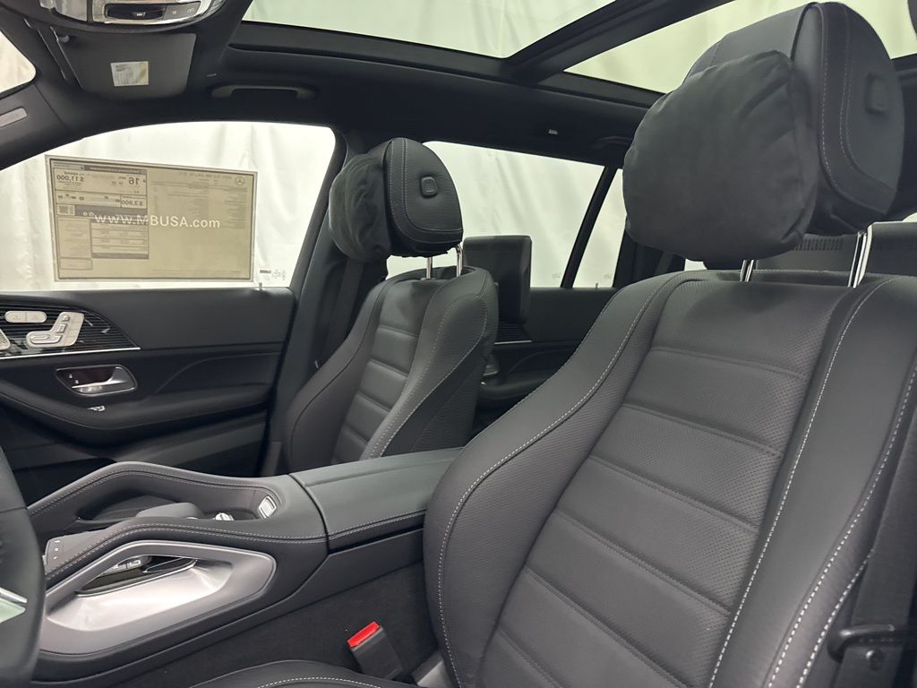 2026 Mercedes Benz GLS 580 4MATIC photo 8