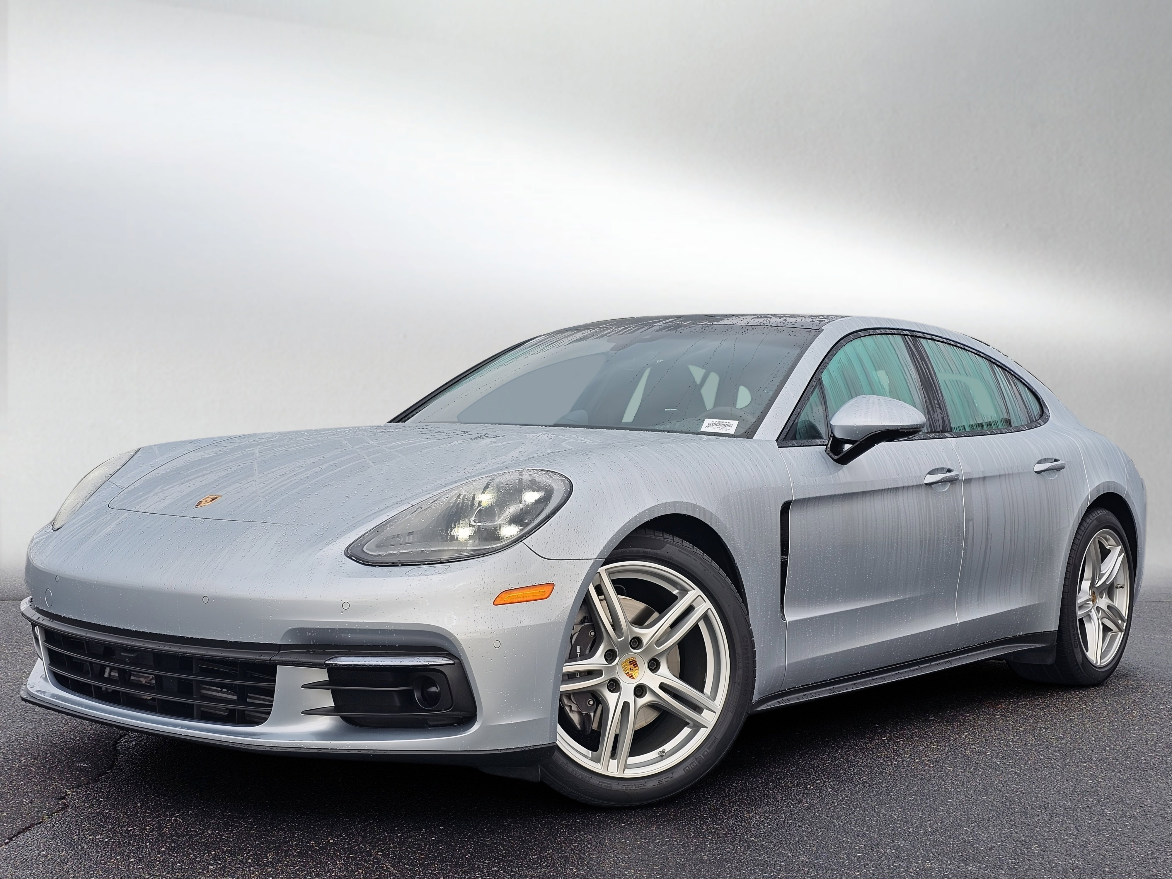 2018 Porsche Panamera 4's photo