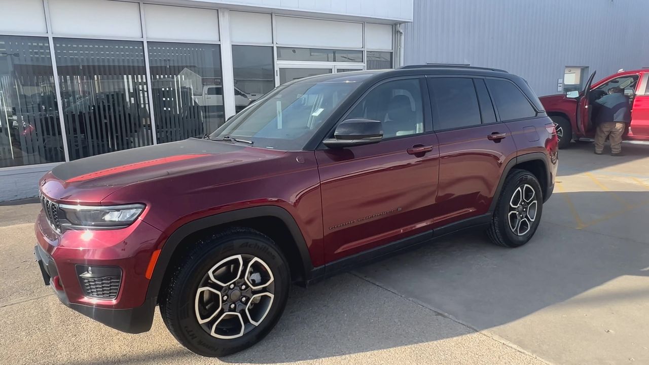 2022 Jeep Grand Cherokee Trailhawk photo 4