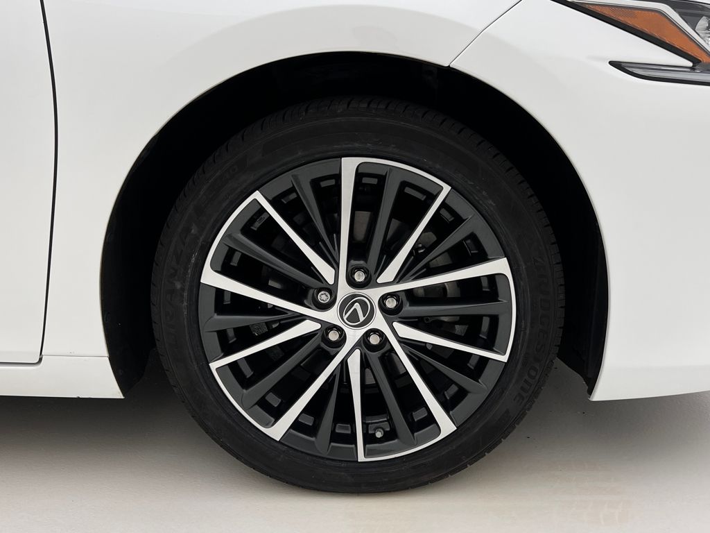 2022 Lexus ES 250 photo 35