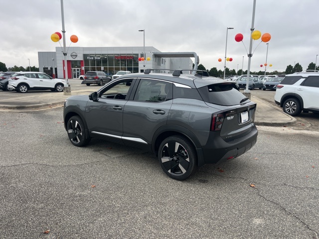 2026 Nissan Kicks SR photo 3