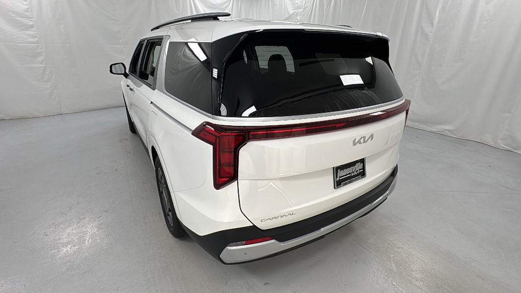2026 Kia Carnival EX photo 5
