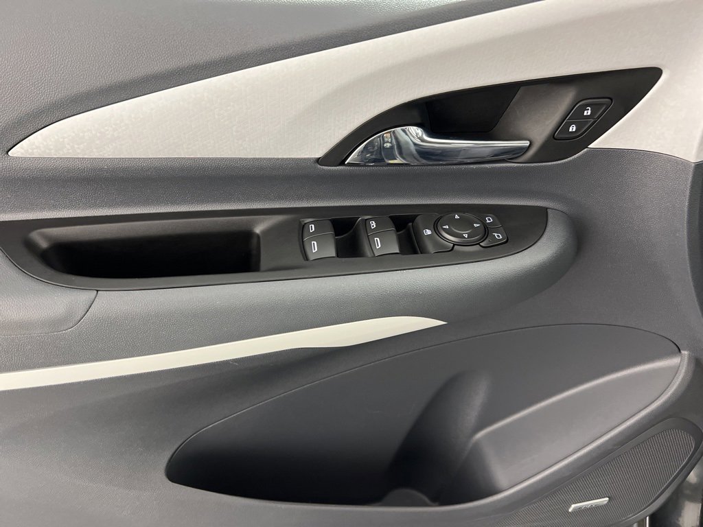 Used 2020 Chevrolet Bolt EV Premier with VIN 1G1FX6S0XL4134574 for sale in Naperville, IL