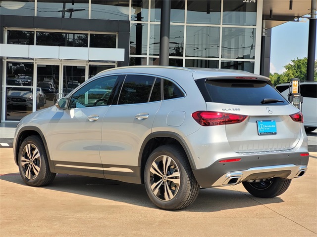 2026 Mercedes Benz GLA 250 photo 4