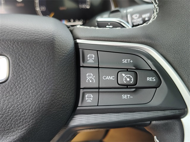 2025 Jeep Grand Cherokee Laredo photo 18