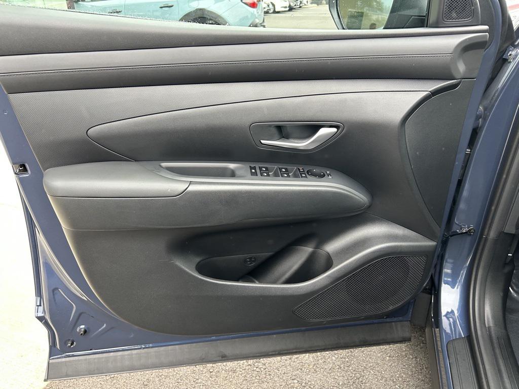 2025 Hyundai Tucson SE photo 10