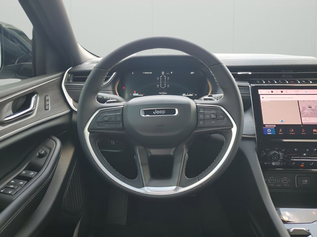 2025 Jeep Grand Cherokee Limited photo 22