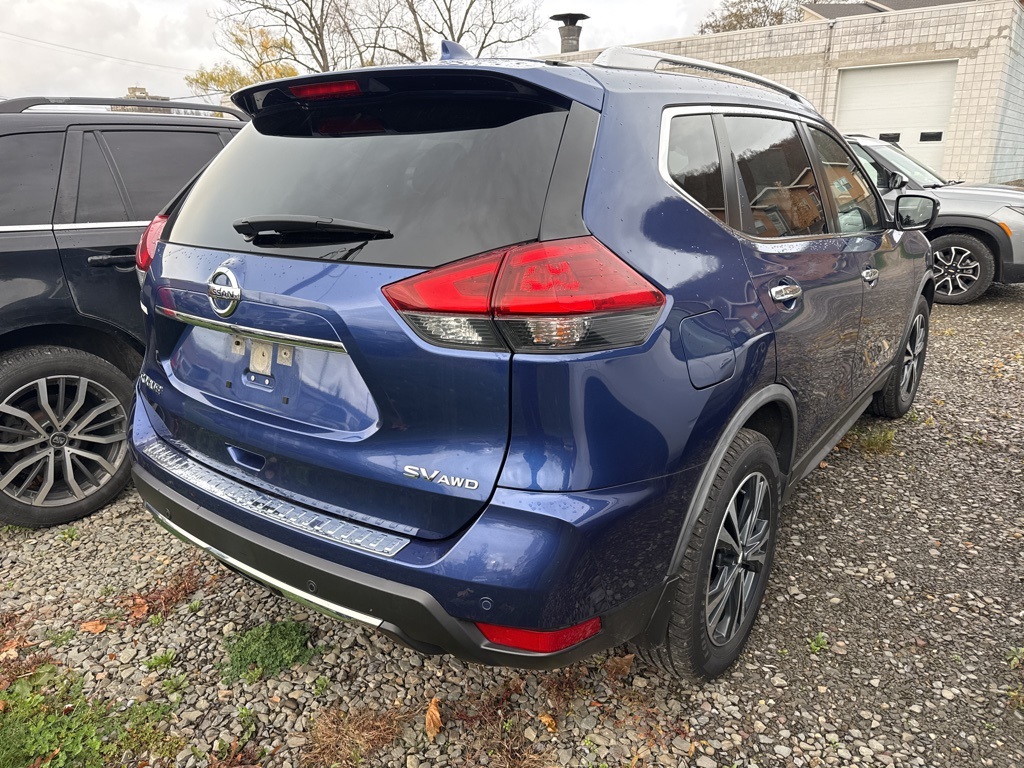 2020 Nissan Rogue SV photo 3