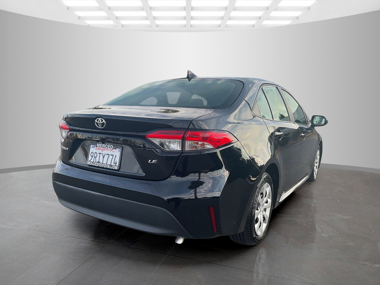 2023 Toyota Corolla LE photo 3