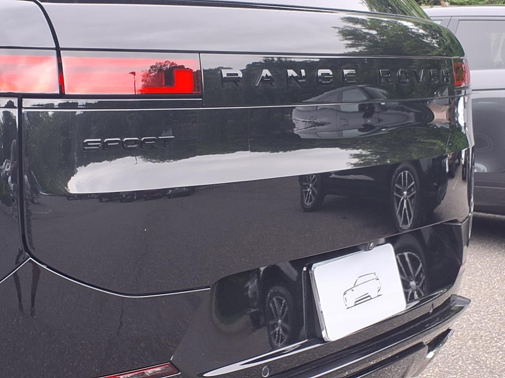 2025 Land Rover Range Rover Sport SE photo 19