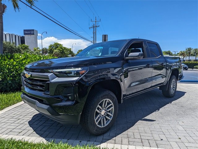 2025 Chevrolet Colorado Work Truck LT photo 4