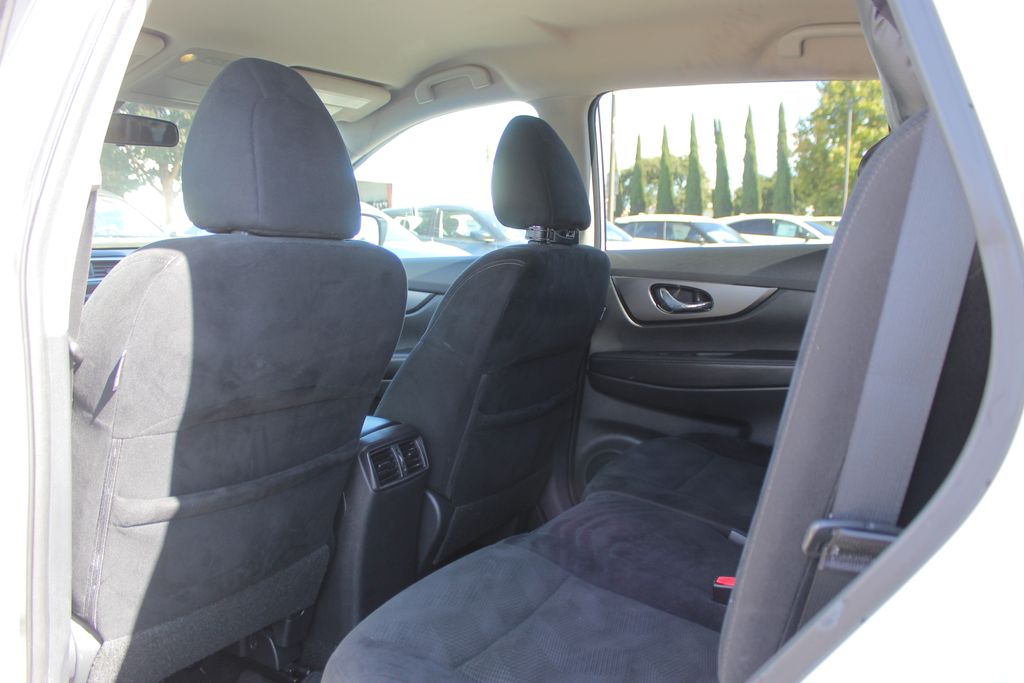 2016 Nissan Rogue S photo 12