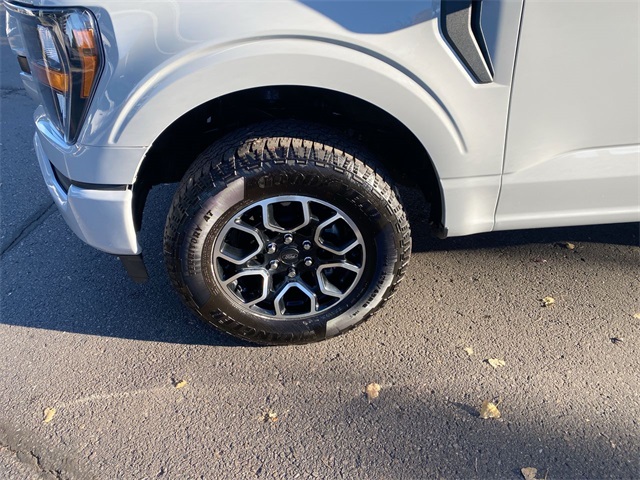 2023 Ford F-150 XL photo 2