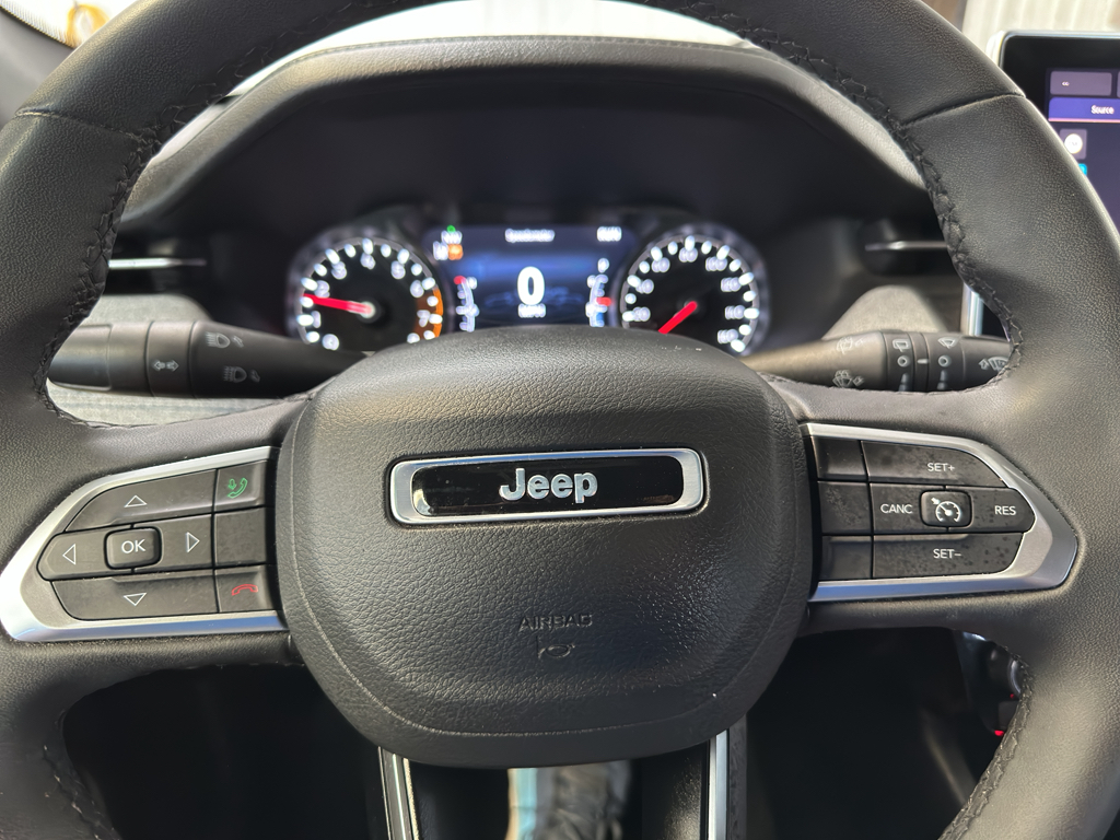 2023 Jeep Compass Latitude photo 10