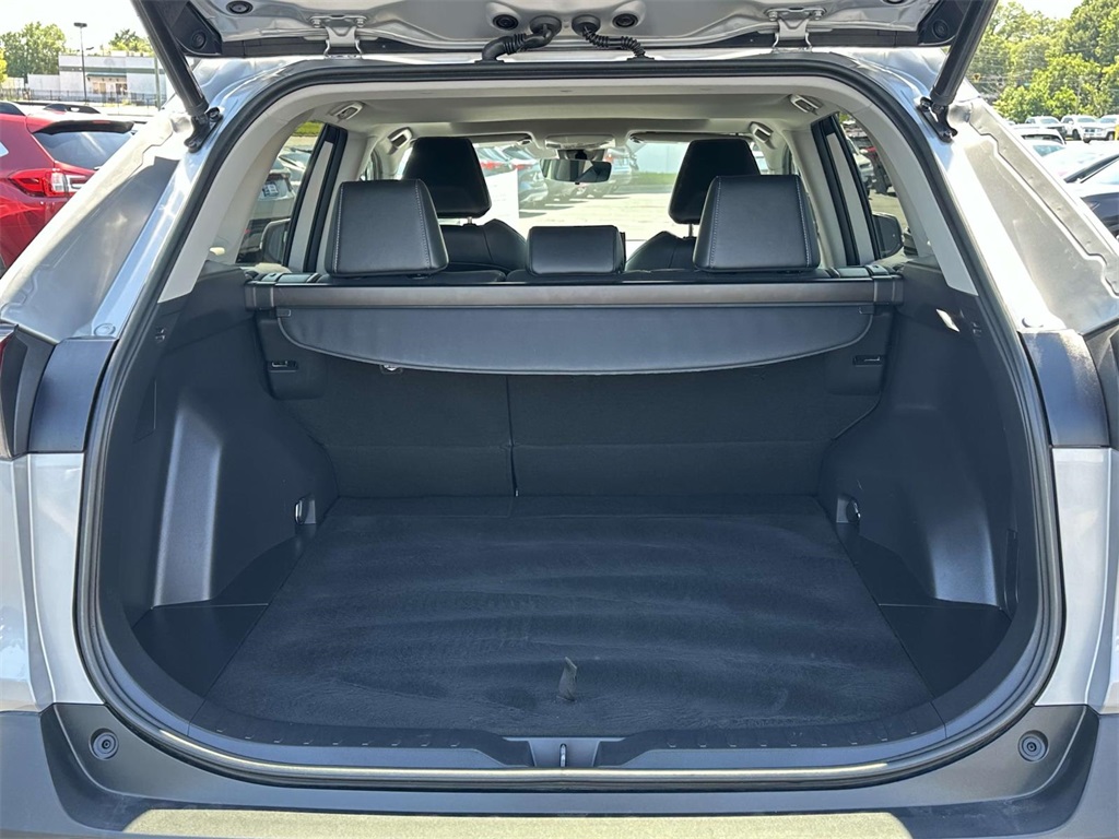 2021 Toyota RAV4 XLE Premium photo 7