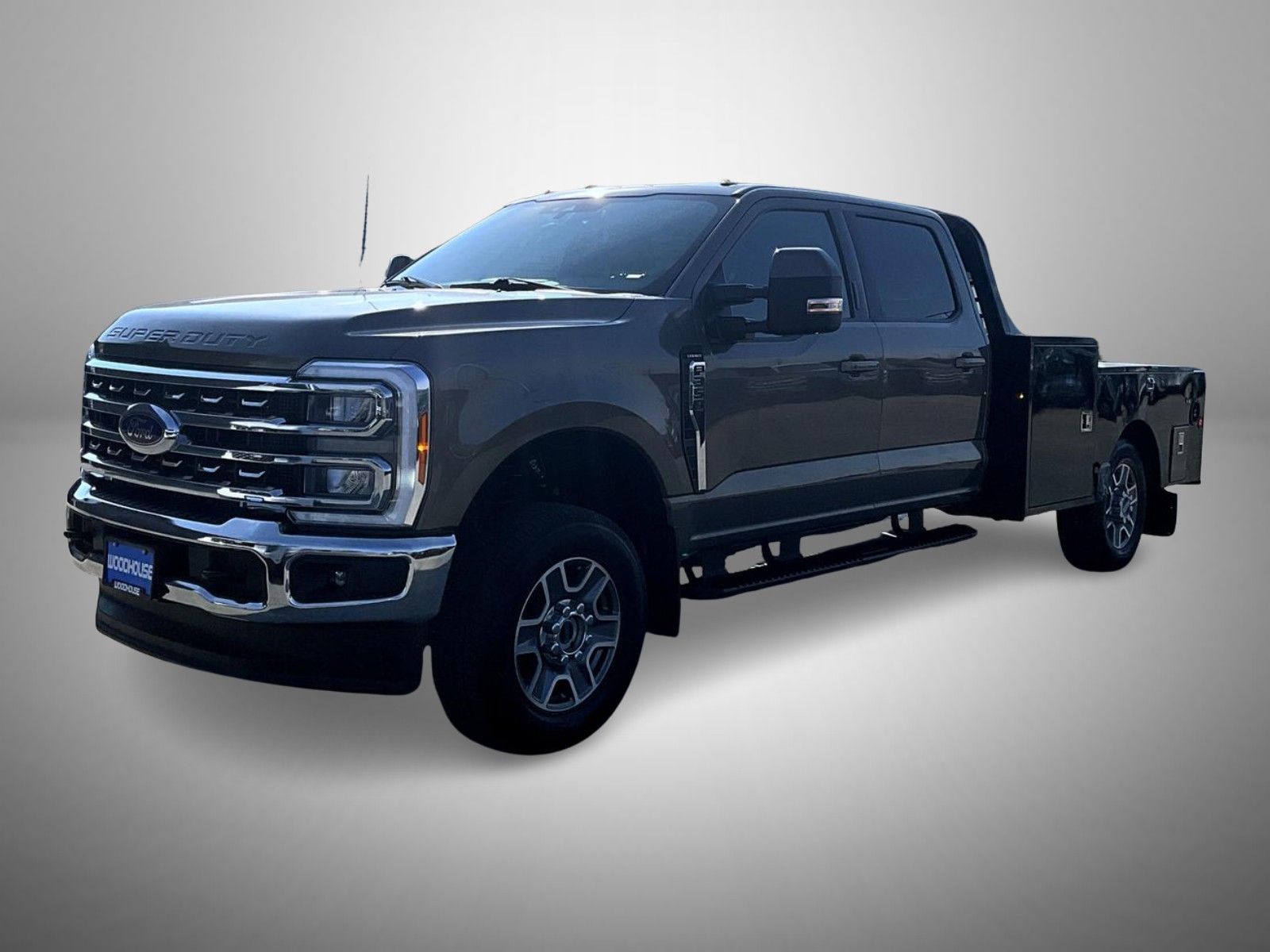 2023 Ford F-350 Super Duty Chassis Cab Lariat