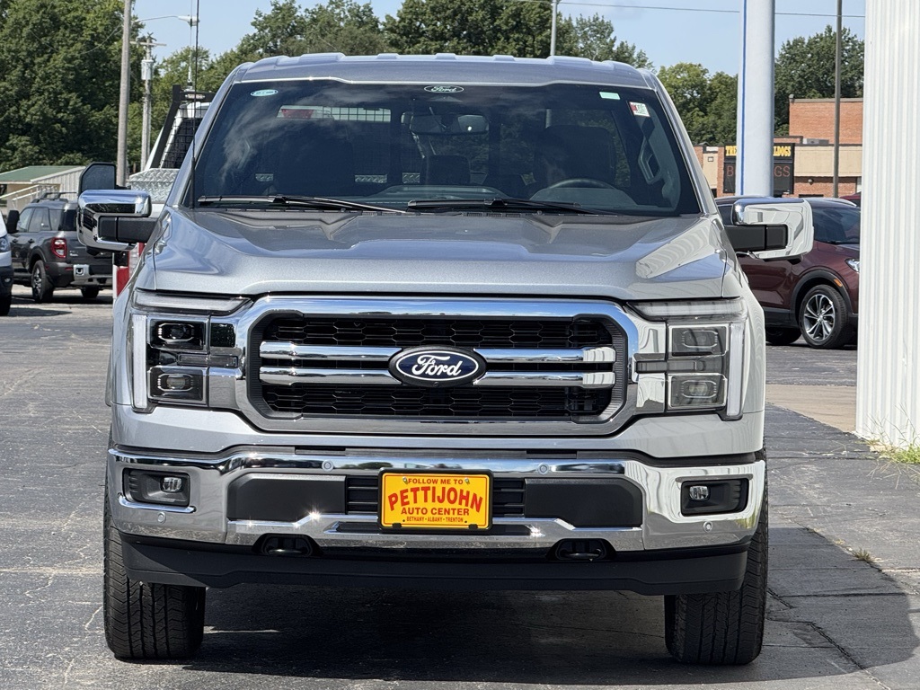 2025 Ford F-150 Lariat photo 2