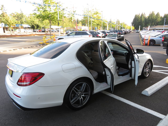 2018 Mercedes Benz E 300 photo 8