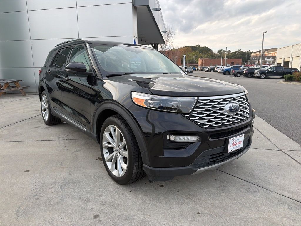 2021 Ford Explorer Platinum's photo