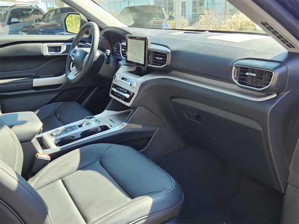 2023 Ford Explorer XLT photo 15