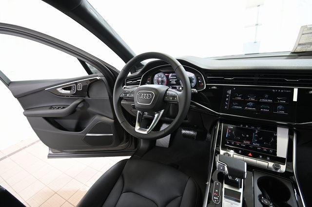 2025 Audi Q7 55 Premium Plus photo 23