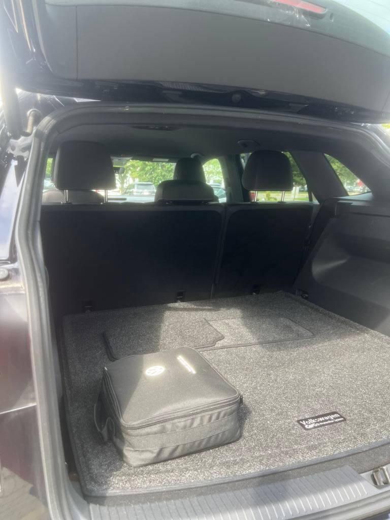 2020 Volkswagen Atlas Cross Sport SE Technology photo 3