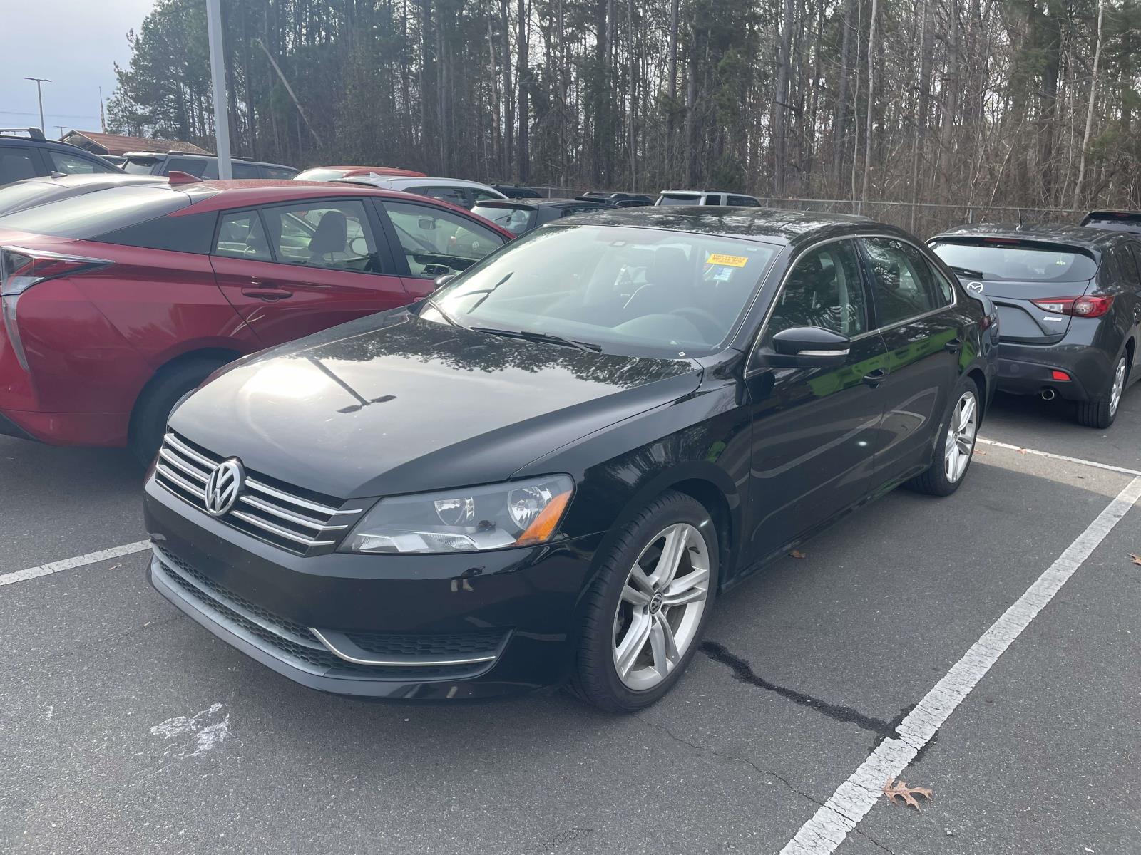 2014 Volkswagen Passat SE photo 2