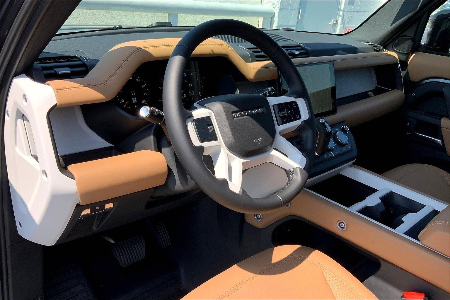 2025 Land Rover Defender 130 S photo 4