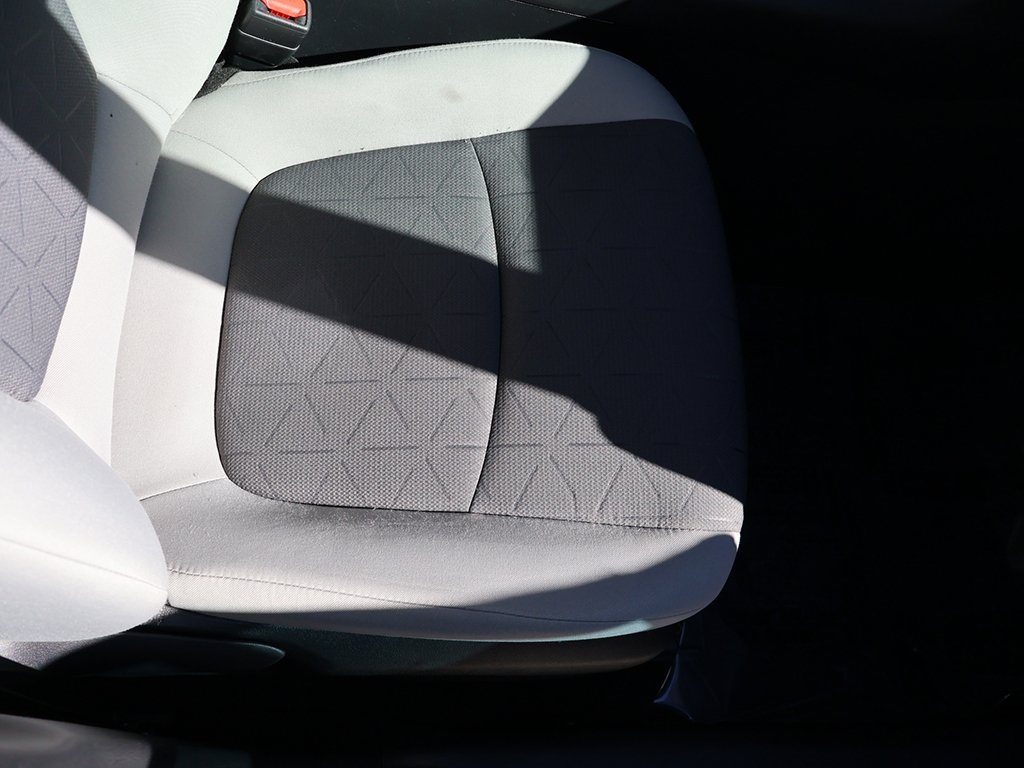 2022 Toyota RAV4 XLE photo 22