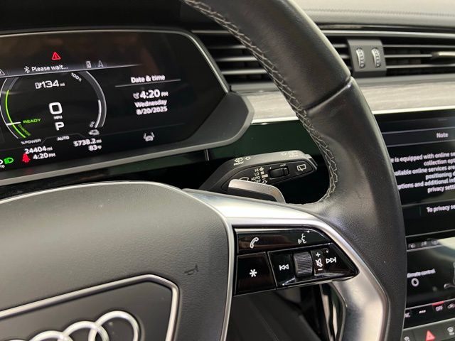 2023 Audi e-tron Premium photo 28