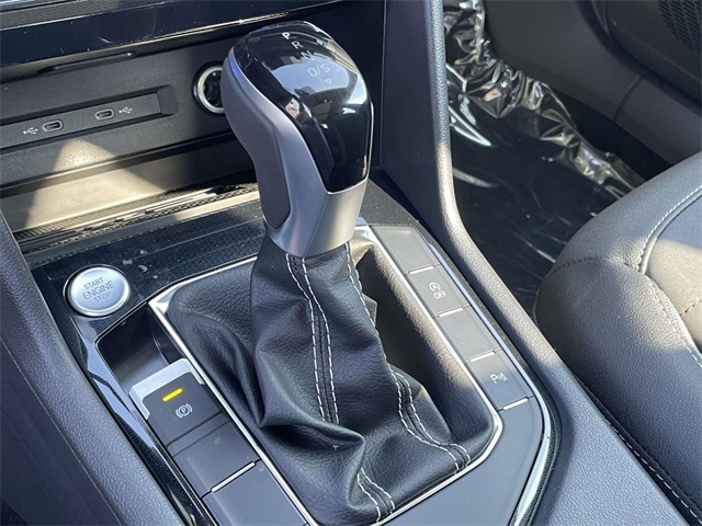 2025 Volkswagen Taos SE photo 19