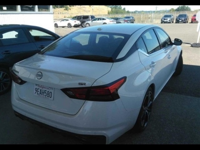 2023 Nissan Altima 2.5 SR photo 2