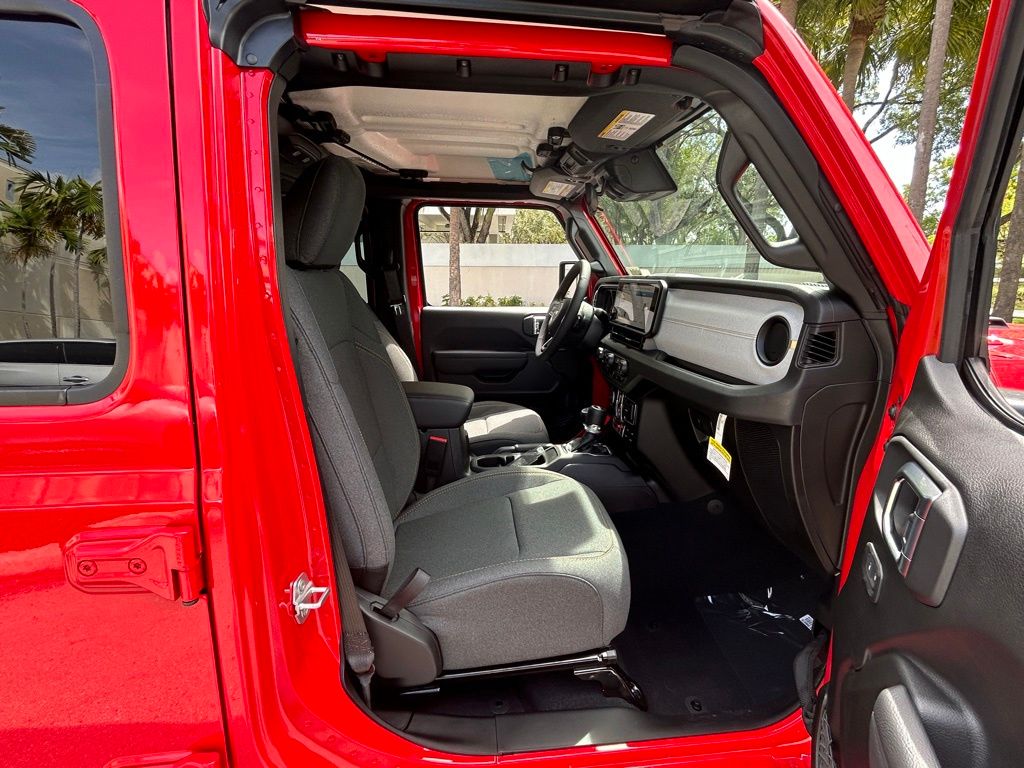 2025 Jeep Wrangler Willys photo 15