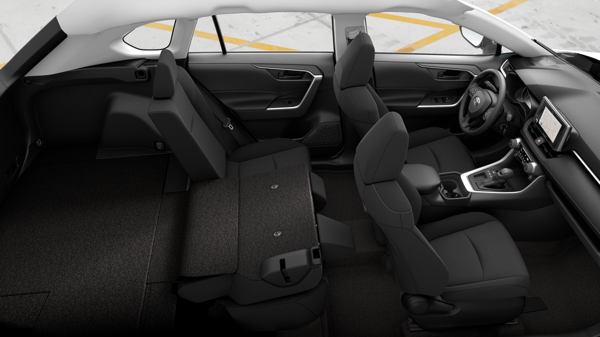 2025 Toyota RAV4 LE photo 18