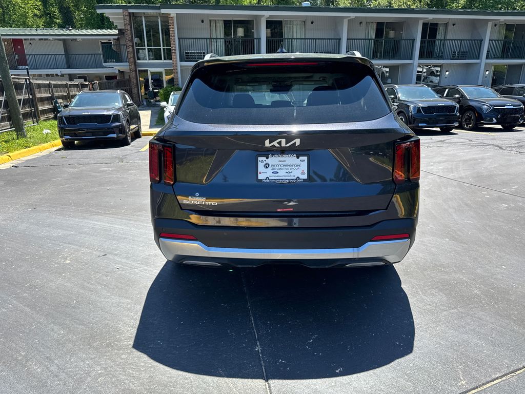 2025 Kia Sorento S photo 4