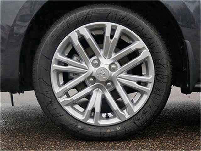 2024 Mitsubishi Mirage G4 LE photo 3