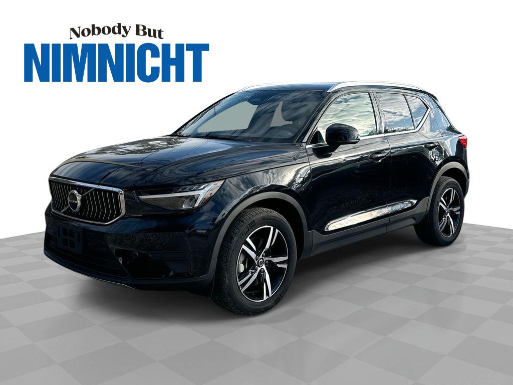 2024 Volvo XC40 Core's photo