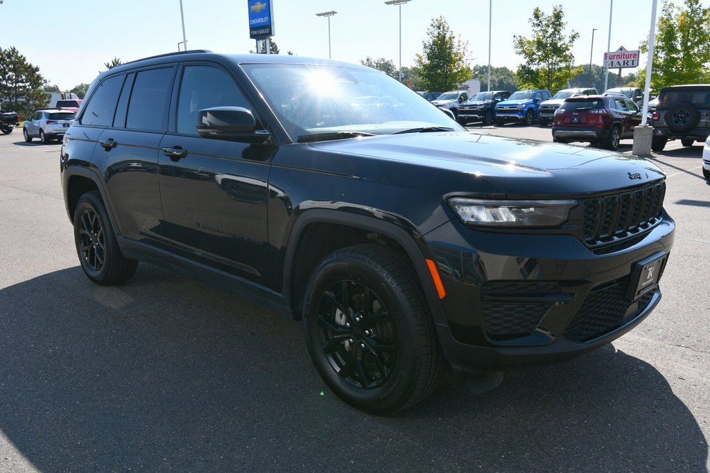 2024 Jeep Grand Cherokee Altitude photo 10