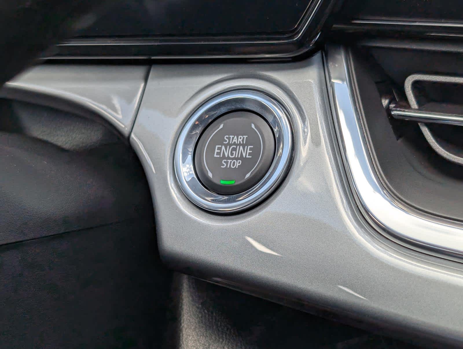 2025 Chevrolet Trax LT photo 20